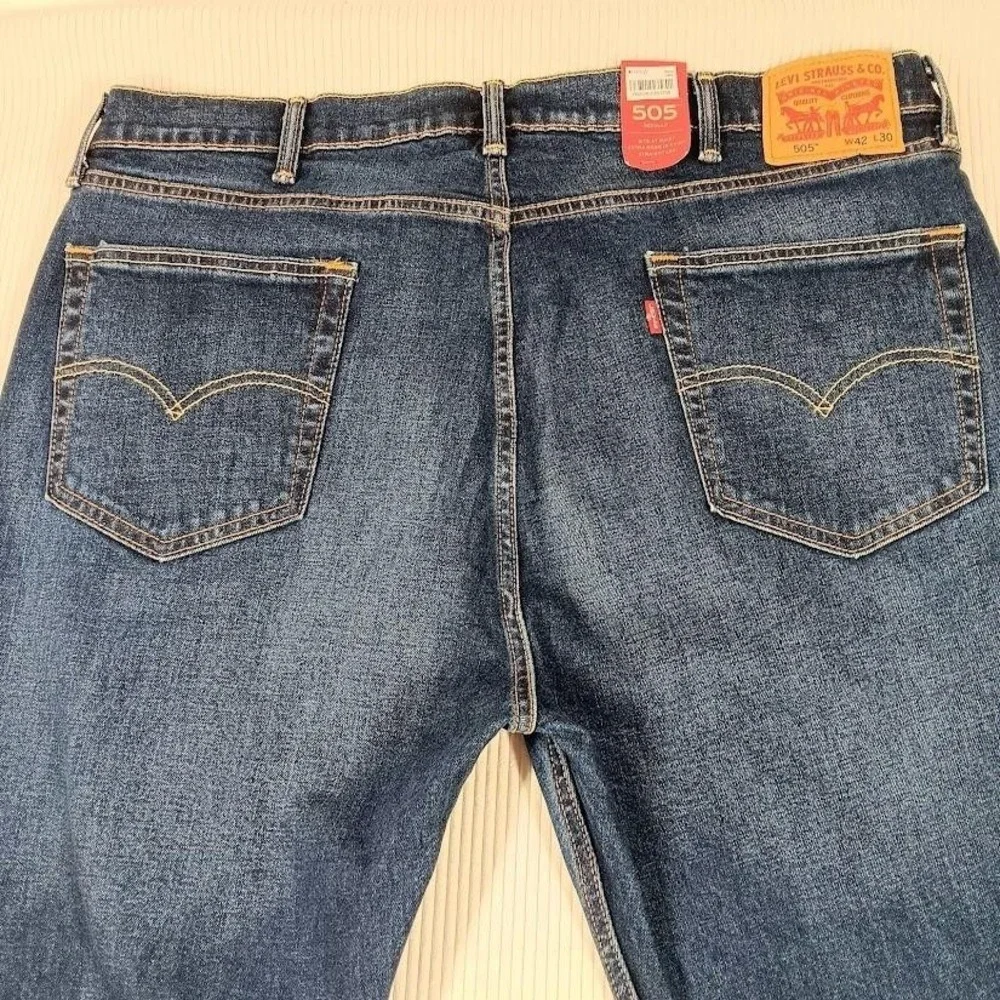 Levis 505 Jeans Mens 42x30 Blue Regular Fit Straight Leg Medium Wash Denim Pants